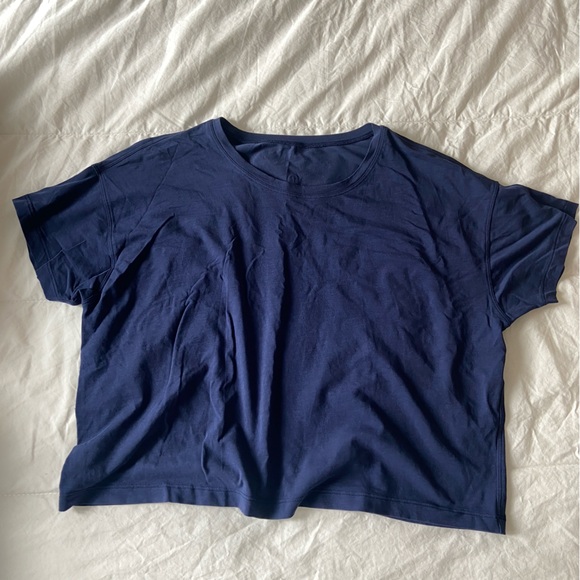 Lululemon Cates Tee - Picture 1 of 3